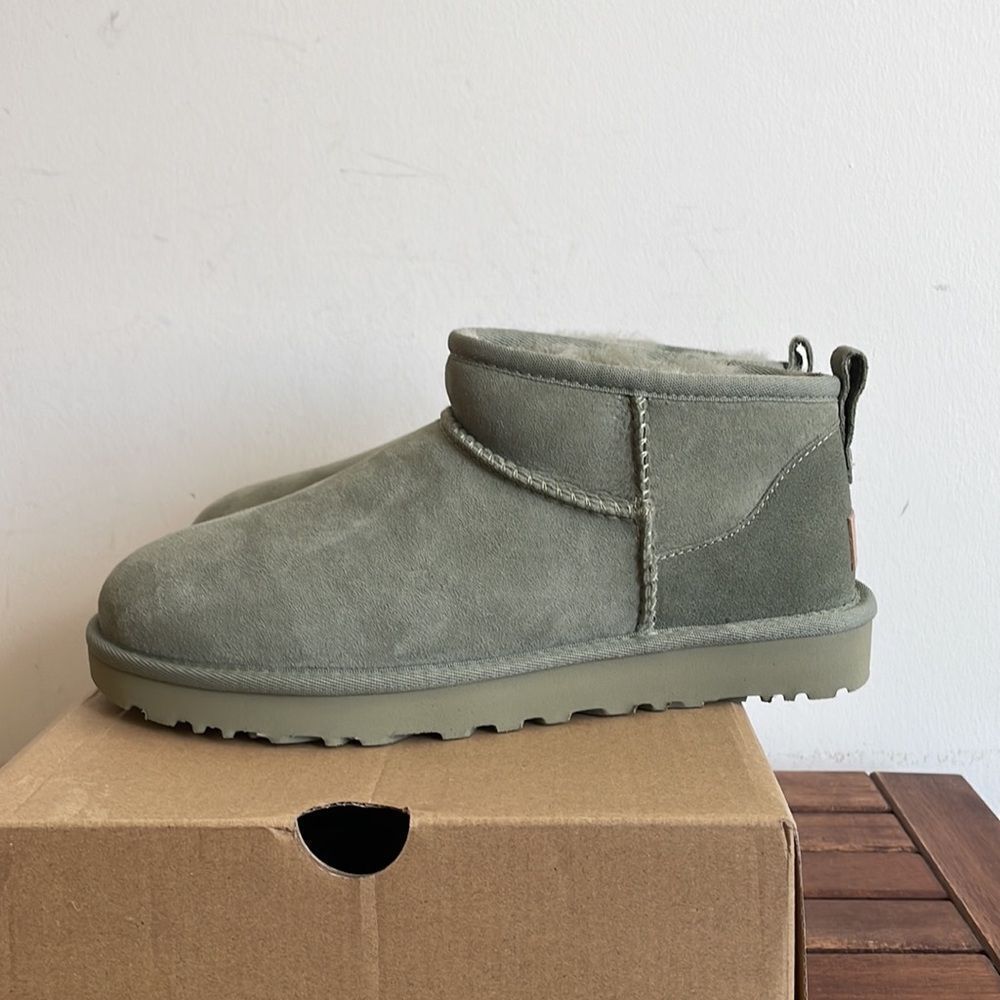 UGG Classic Ultra Mini Shaded Clover Women Size 6/UK 4/EU 37 - Picture 8 of 14
